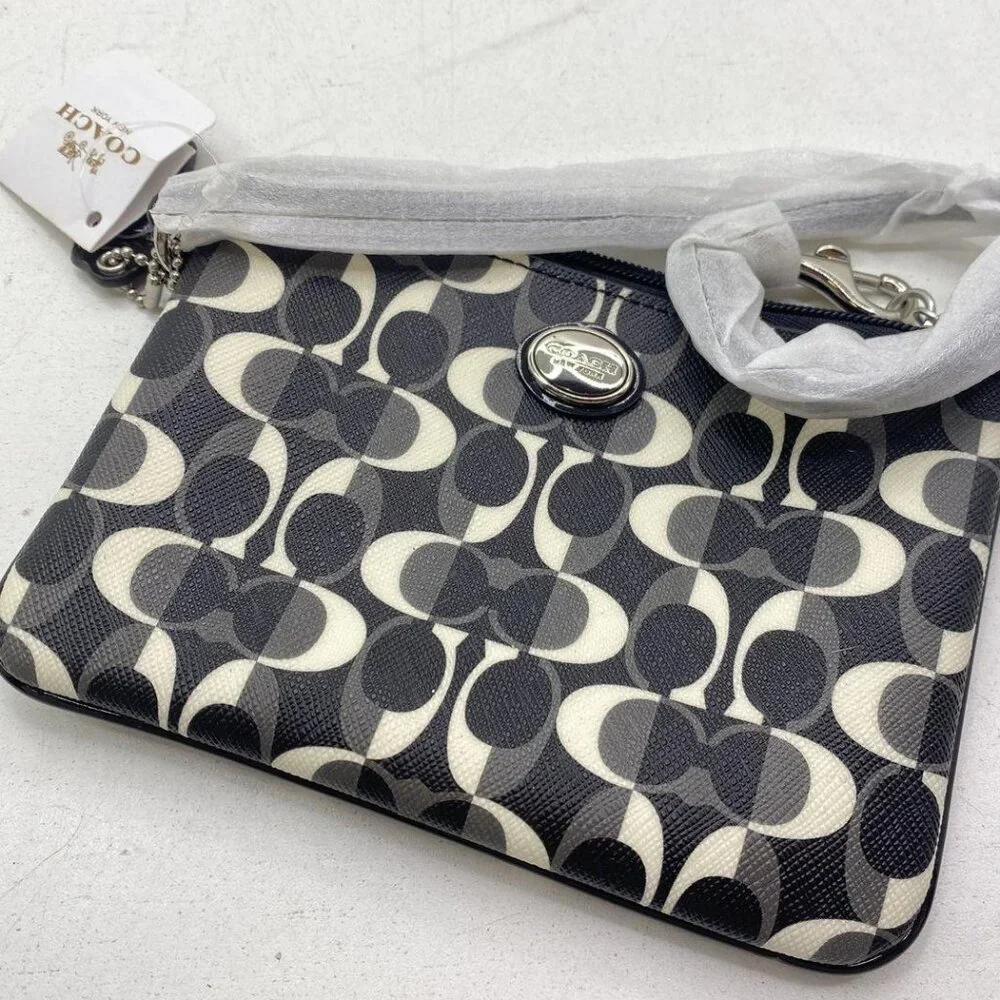 NWT Coach Peyton Dream C Small Wristlet